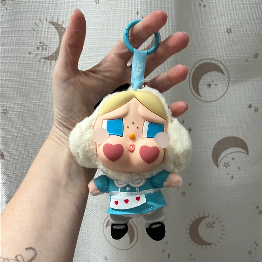 SHE’S ALICE CRYBABY CRYING AGAIN SERIES Pendant box and bag included